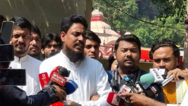 ইশরাককে অস্ত্র হাতে নামতে হয়েছে’